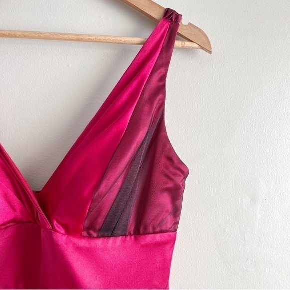 Morgan & Co Junior Fit & Flare Satin Prom Dress in Red Black, Size 7/8 (Medium) - Picture 4 of 12